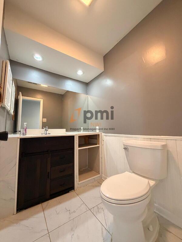 Building Photo - 354 E 60th Dr