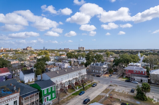 Aerial Photo - 402-410 W Park Ave