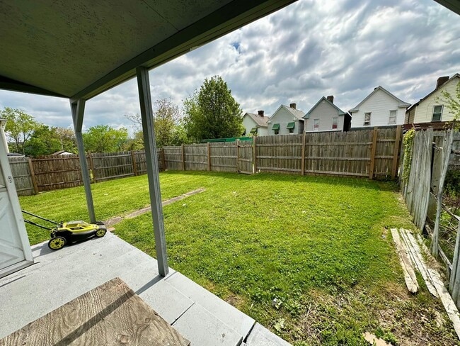 Building Photo - 1115 Karl Ave