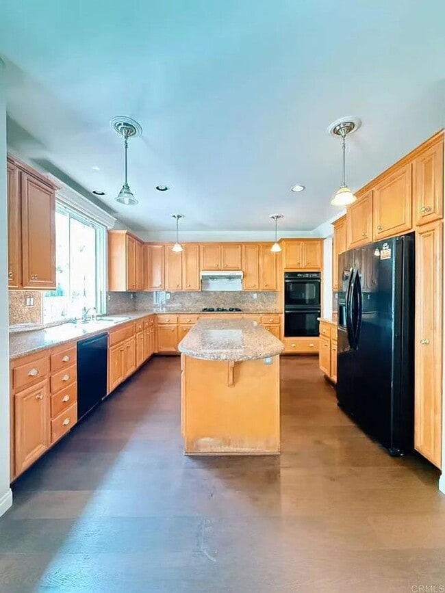 Building Photo - 5BD/4.5BA, 3,500 sq. ft. San Marcos Home w...