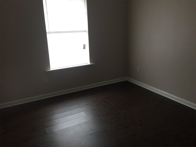 Building Photo - 1303 Cedar Dr
