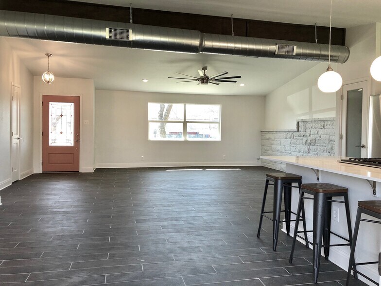 Building Photo - 717 Oblate Dr