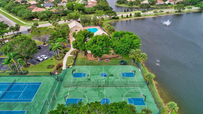Building Photo - 10332 Islander Dr
