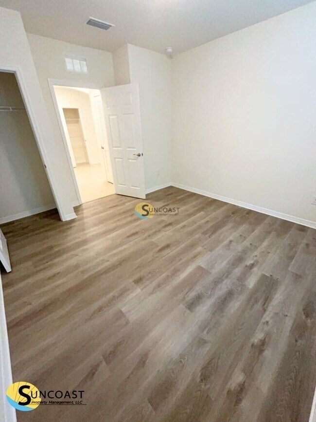 Building Photo - 523 SW 31st St