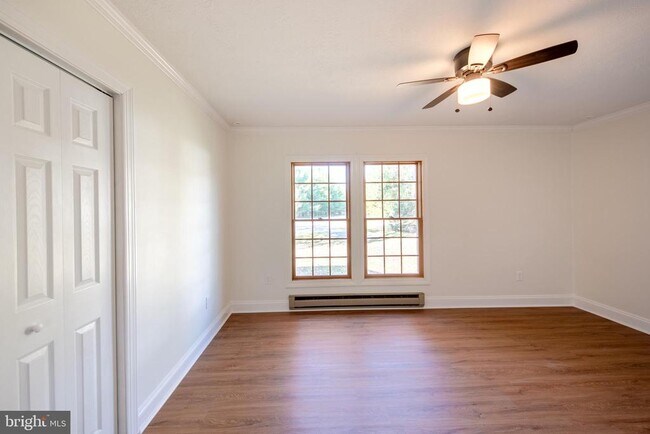 Building Photo - 105 King George Ct