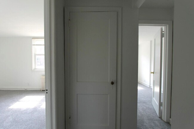 Building Photo - 510 S Pleasant Pl