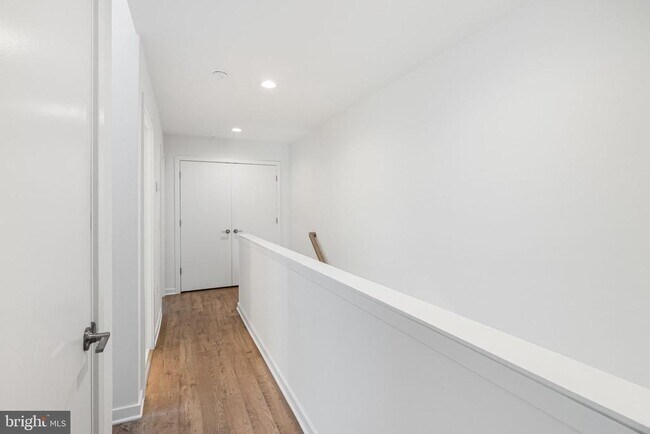 Building Photo - 3126 Pierview Ln
