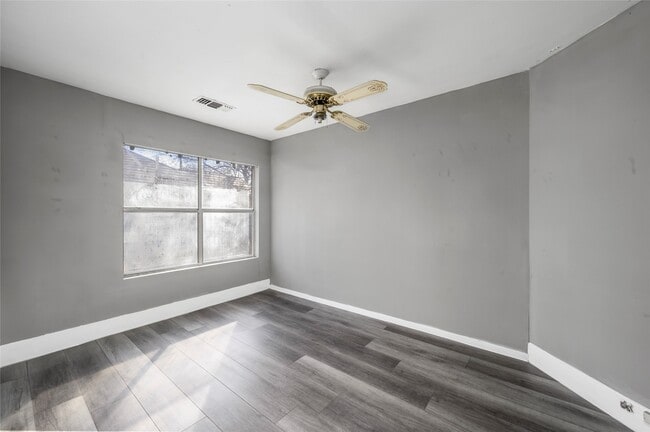 Building Photo - 1501 Dunlavy St