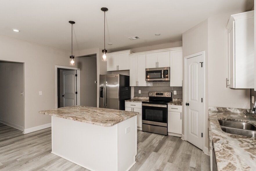 Building Photo - 219 Beau Claire Cir