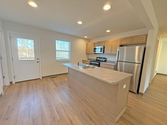 Building Photo - 8125 N Brown Station Rd