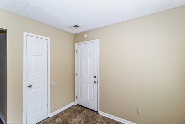 Building Photo - 9167 Valkrie Ln