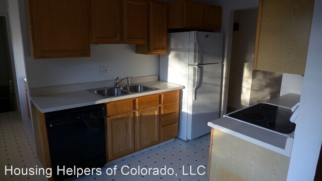 Building Photo - 6 br, 2.5 bath House - 560 S 40th Street