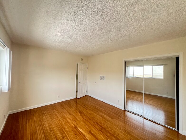 Building Photo - 2637 S Centinela Ave
