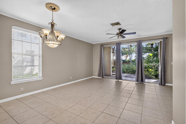 Building Photo - 8103 Bellagio Ln