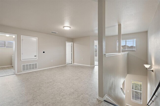 Building Photo - 1617 Anise Dr