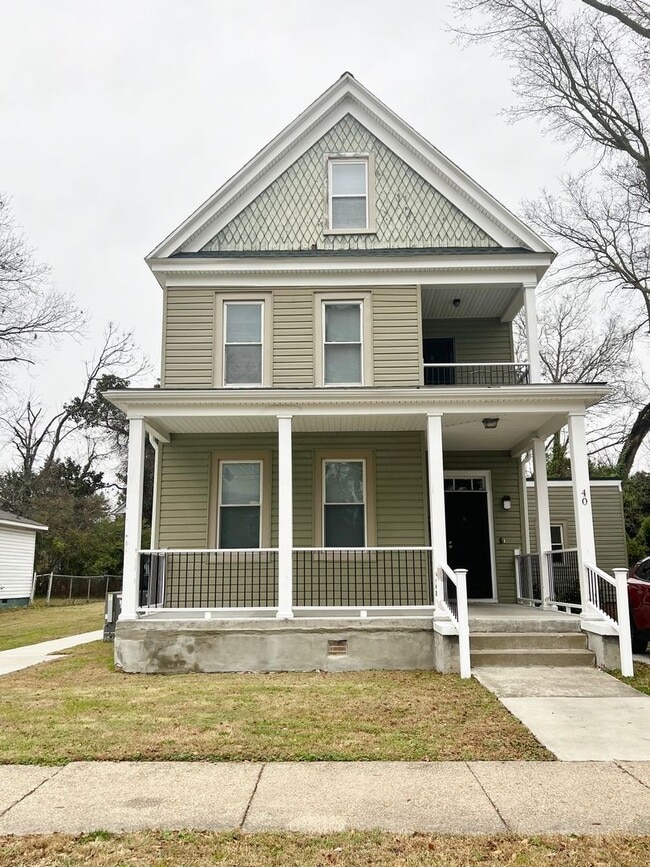 Building Photo - 40 Buxton Ave