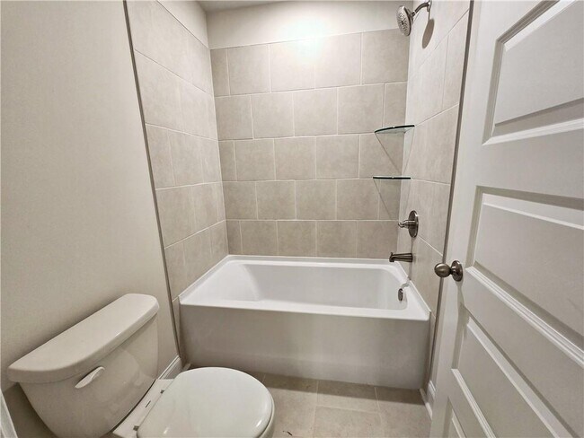Building Photo - 7325 Yewtree Dr