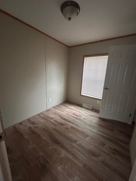 Building Photo - 4 Deer Run Pky