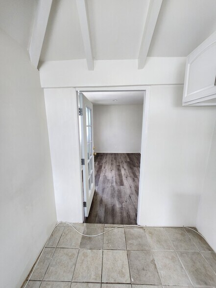 Office Entry - 2171 W 25th St