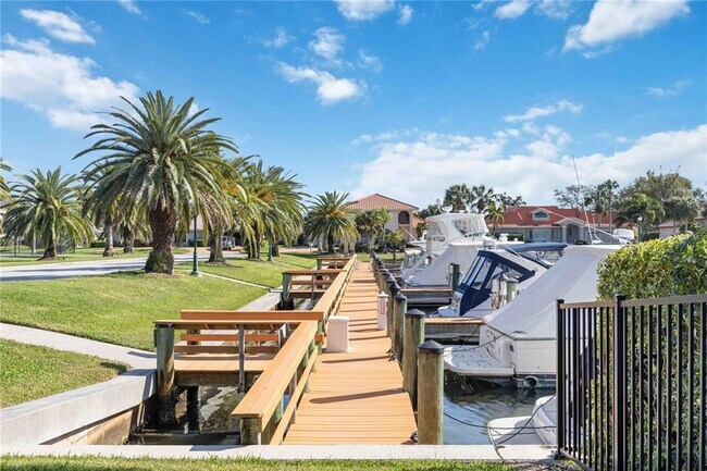 Building Photo - 456 Yacht Harbor Dr