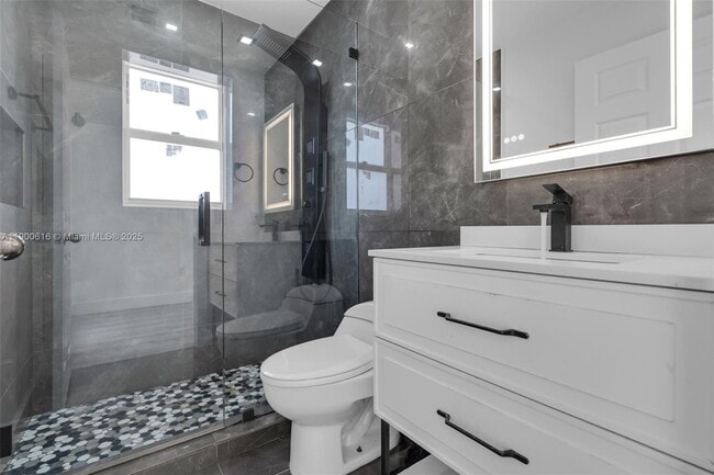 Building Photo - 425 SW 198th Terrace