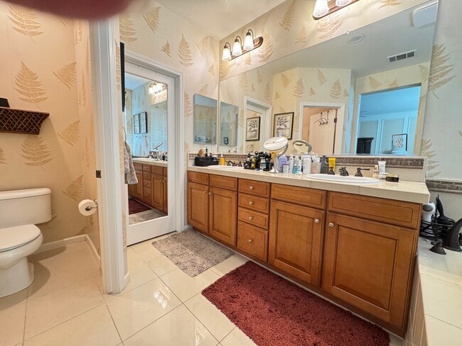 Building Photo - 2400 Ventana View Way