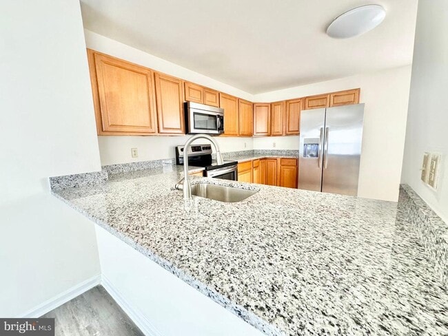 Building Photo - 245 Charring Cross Dr