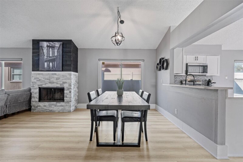 Building Photo - 10253 Allenwood Dr