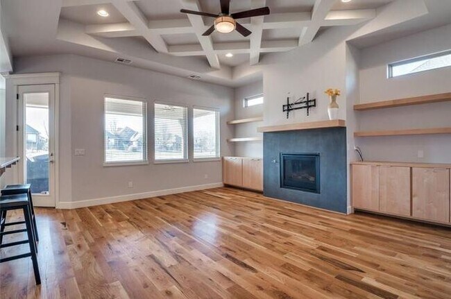 Building Photo - Amazing- Transitional Style Home with Custom Finishes w/ Community Pool- Gated- Edmond Schools