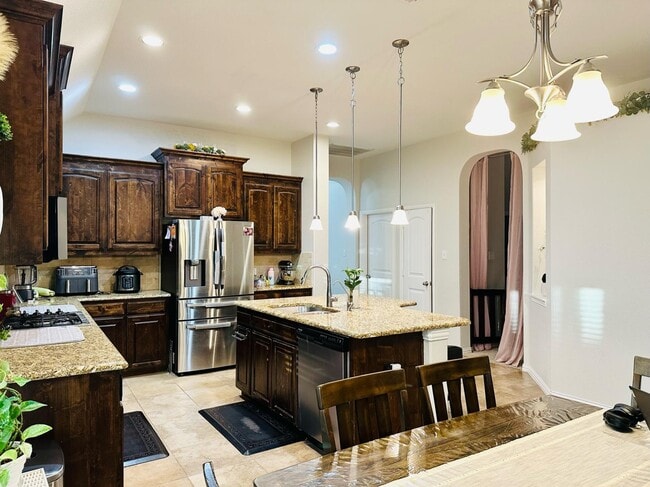 Building Photo - 2448 Elm Valley Dr