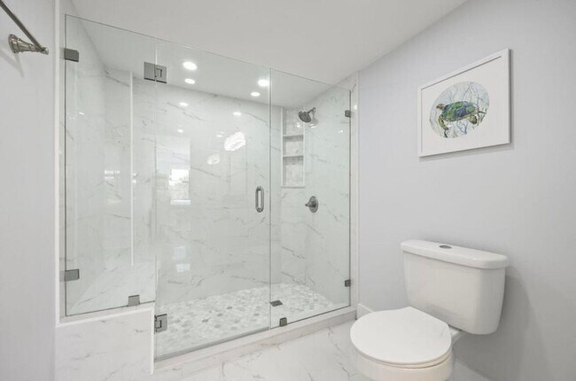 Building Photo - 9400 S Ocean Dr