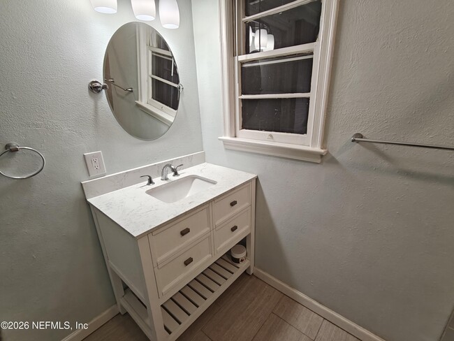 Building Photo - 1447 Lawrence Pl