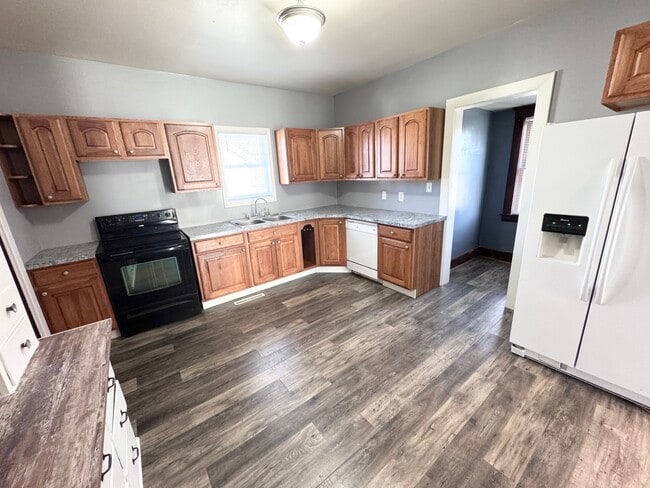 Building Photo - 408 Ave