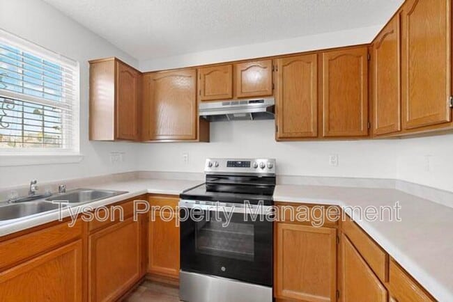 Building Photo - 1420 Stoneway Dr NW