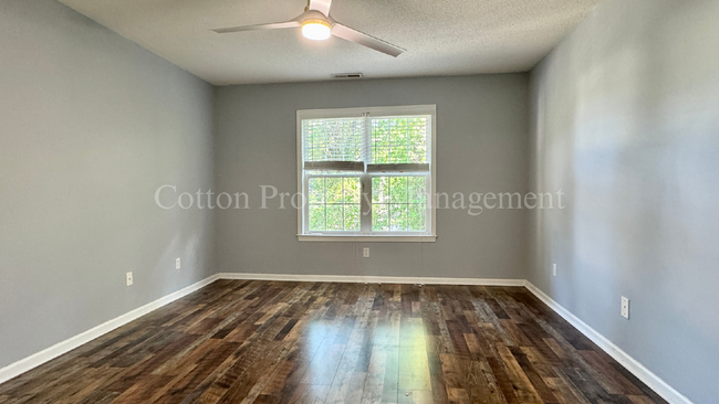 Building Photo - 4619 McClelland Dr
