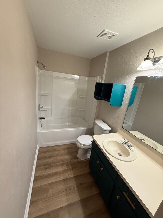 Building Photo - Beautiful 3 Bedroom home in Springhill ISD