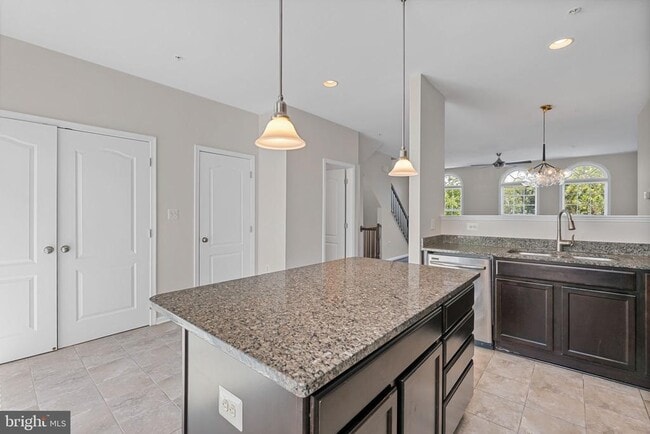 Building Photo - 1706 Fernwood Dr
