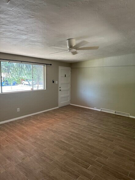 Living room - entry door - 1315 E Adams St