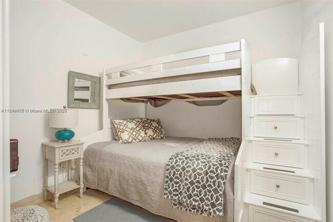 Building Photo - 4775 Collins Ave