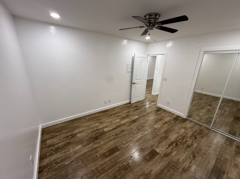 Building Photo - 317 W 76th St