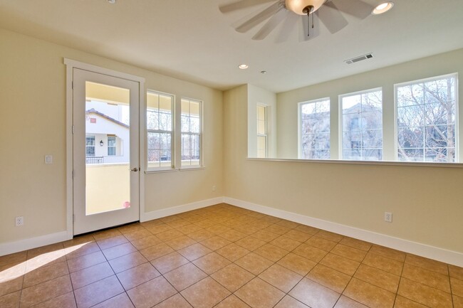 Building Photo - 3-Bed, 3-Bath Home in Sunnyvale near Seven...