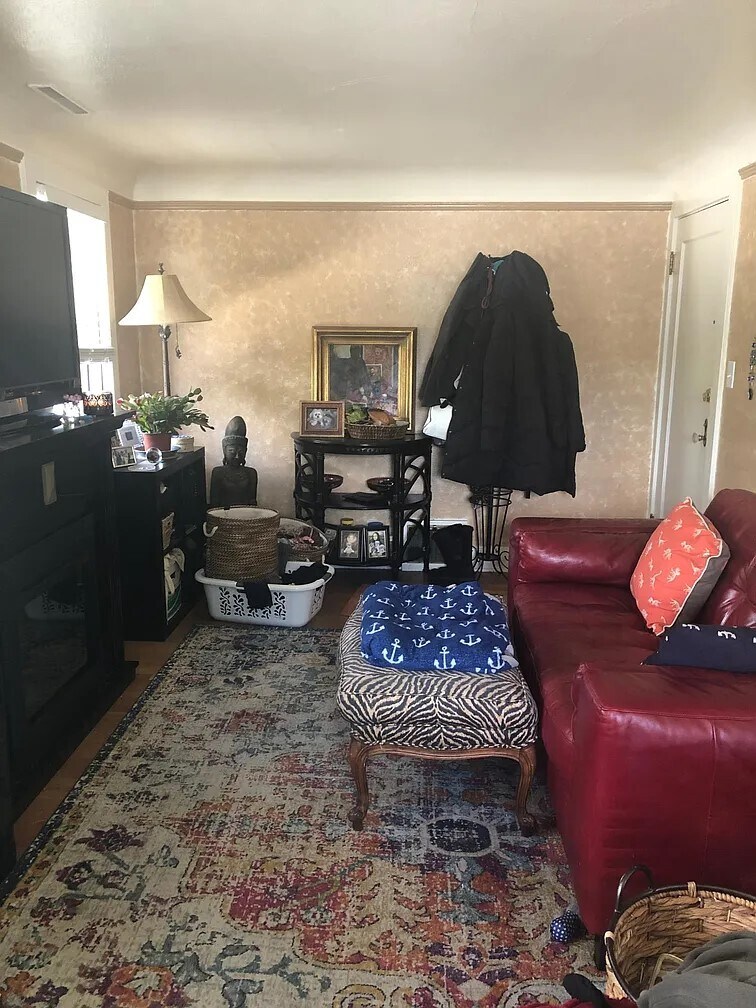 Building Photo - 340 S Grand Ave