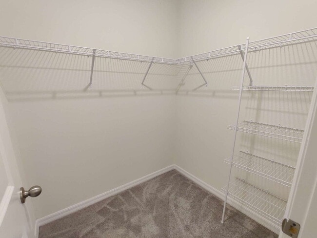 Building Photo - 423 Whispering Oaks Ct