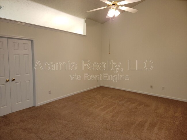 Building Photo - 3241 Cranberry Ln NE