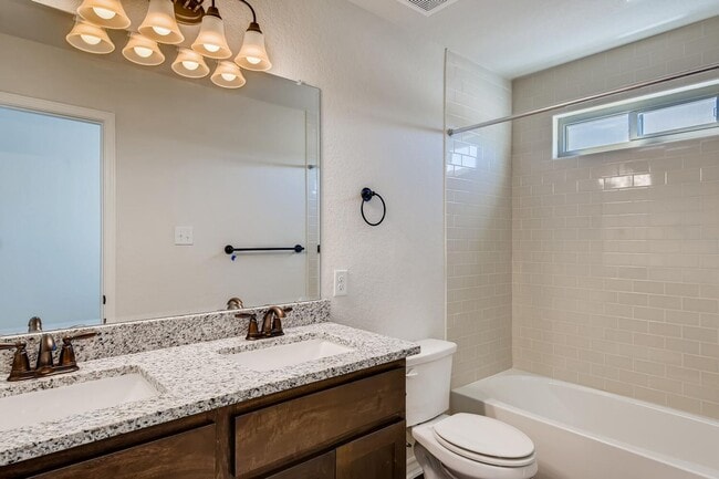 Building Photo - Lynwood Village Community