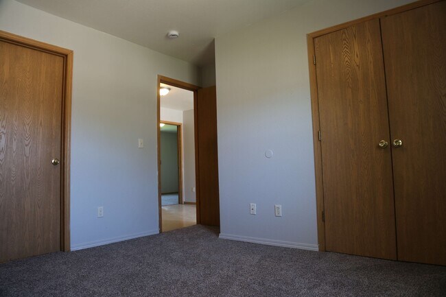 Building Photo - 501 Daniel Pl