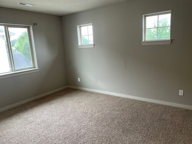 Building Photo - 2175 Mayfly St
