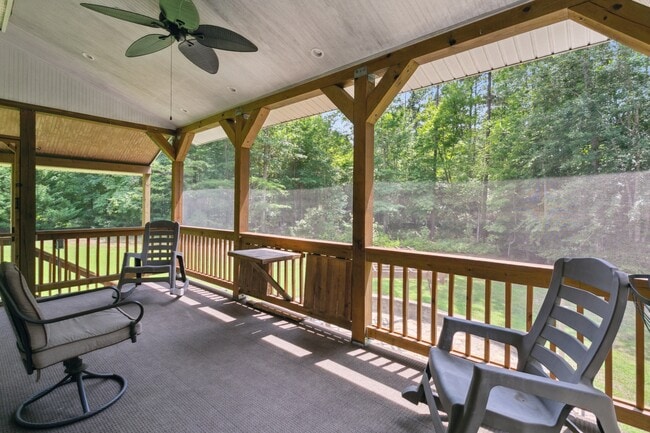 Building Photo - 182 Saddletown Rd
