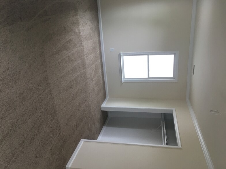 Building Photo - 2102 Marshall Ave