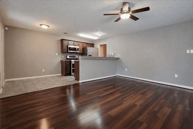 Building Photo - 2518 Staples St